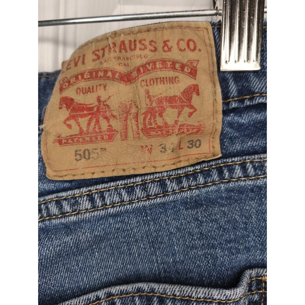 Levis 505 Jeans Mens 34x30 Blue Denim Straight Leg Light Wash Distressed Zip Fly